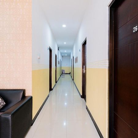 Reddoorz Near Taman Krida Budaya Malang Exteriör bild