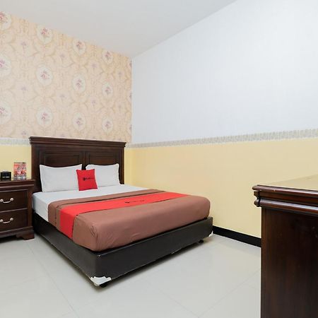 Reddoorz Near Taman Krida Budaya Malang Exteriör bild