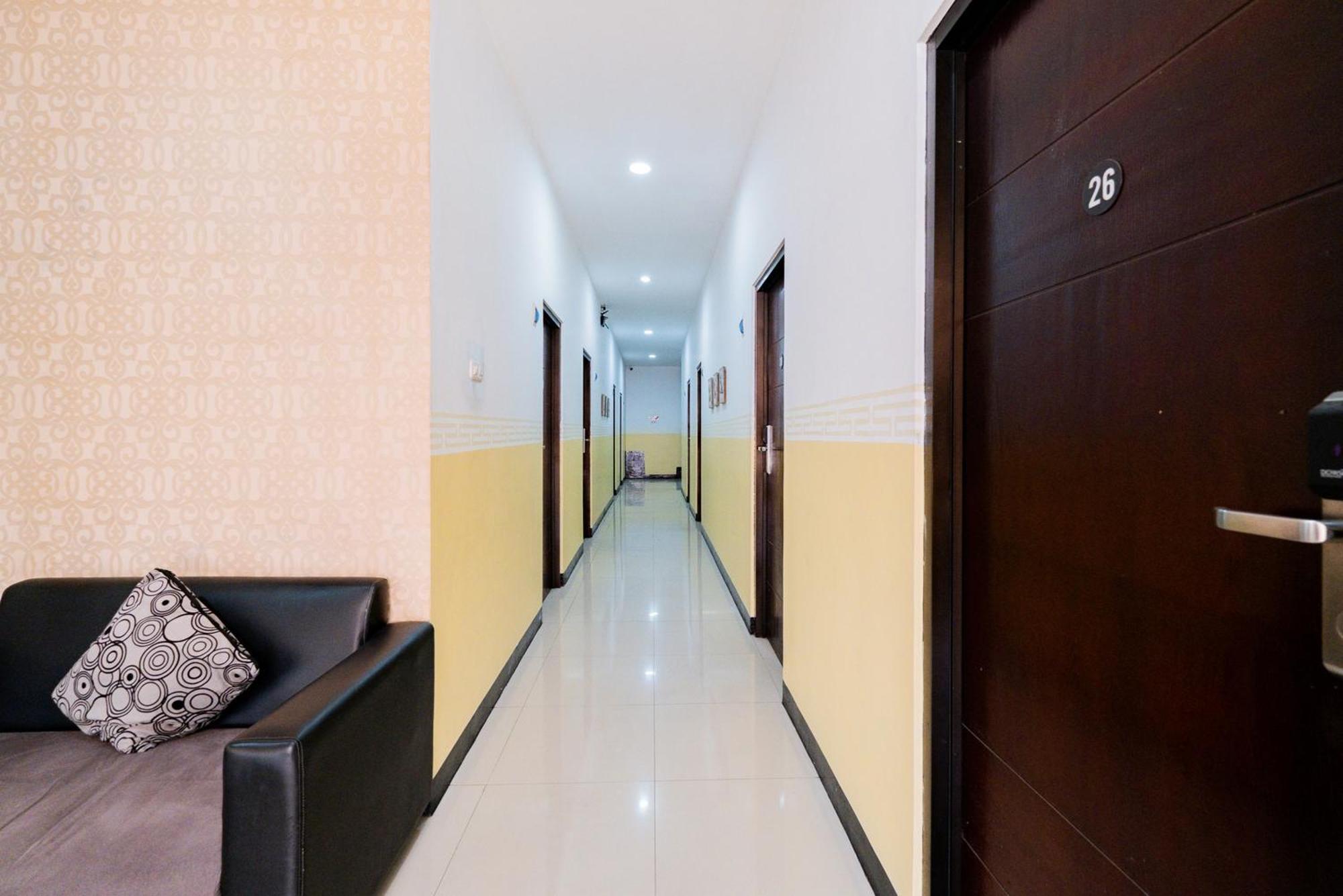 Reddoorz Near Taman Krida Budaya Malang Exteriör bild