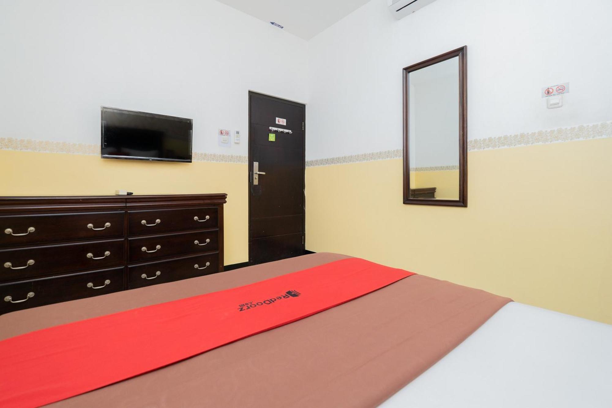 Reddoorz Near Taman Krida Budaya Malang Exteriör bild
