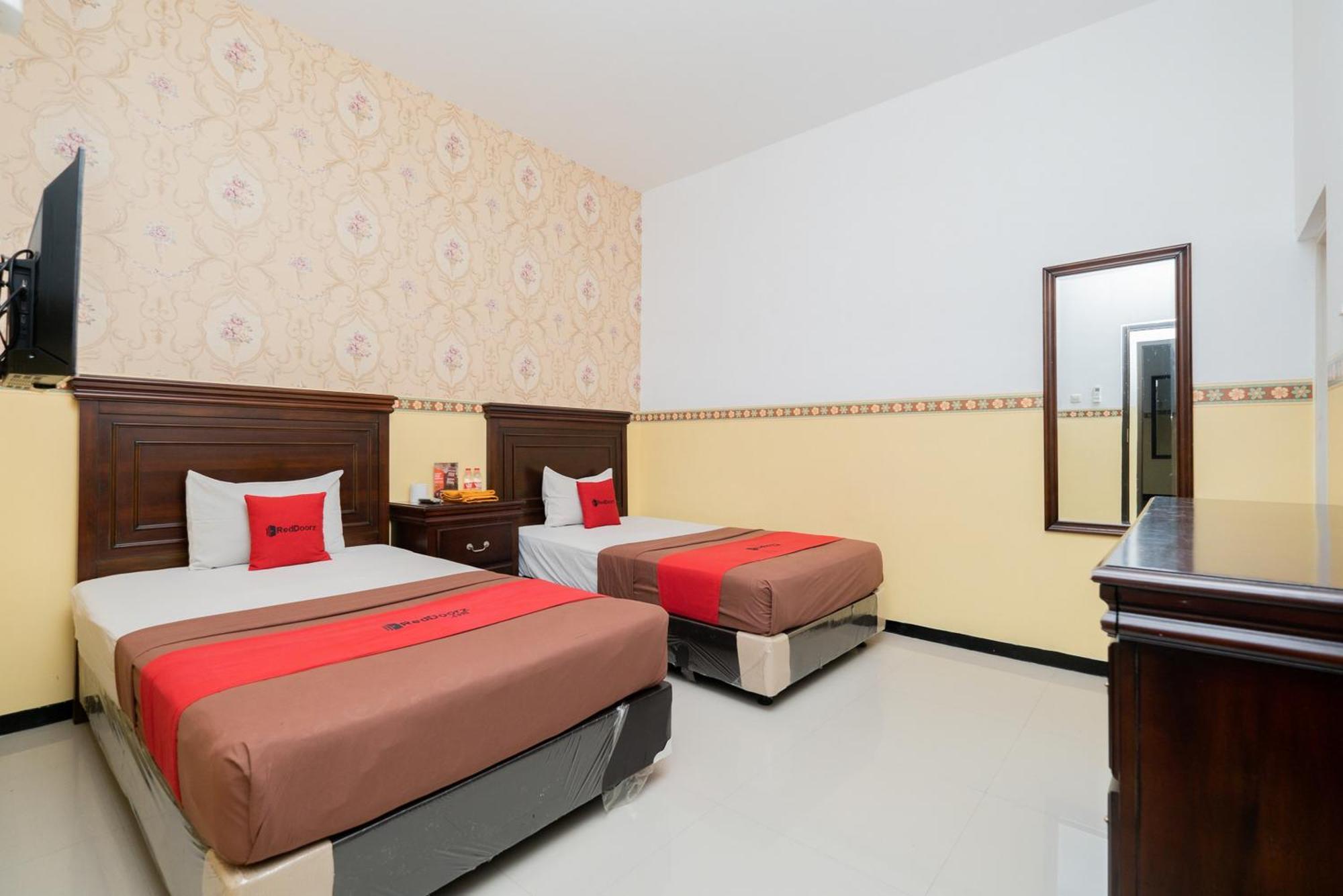 Reddoorz Near Taman Krida Budaya Malang Exteriör bild