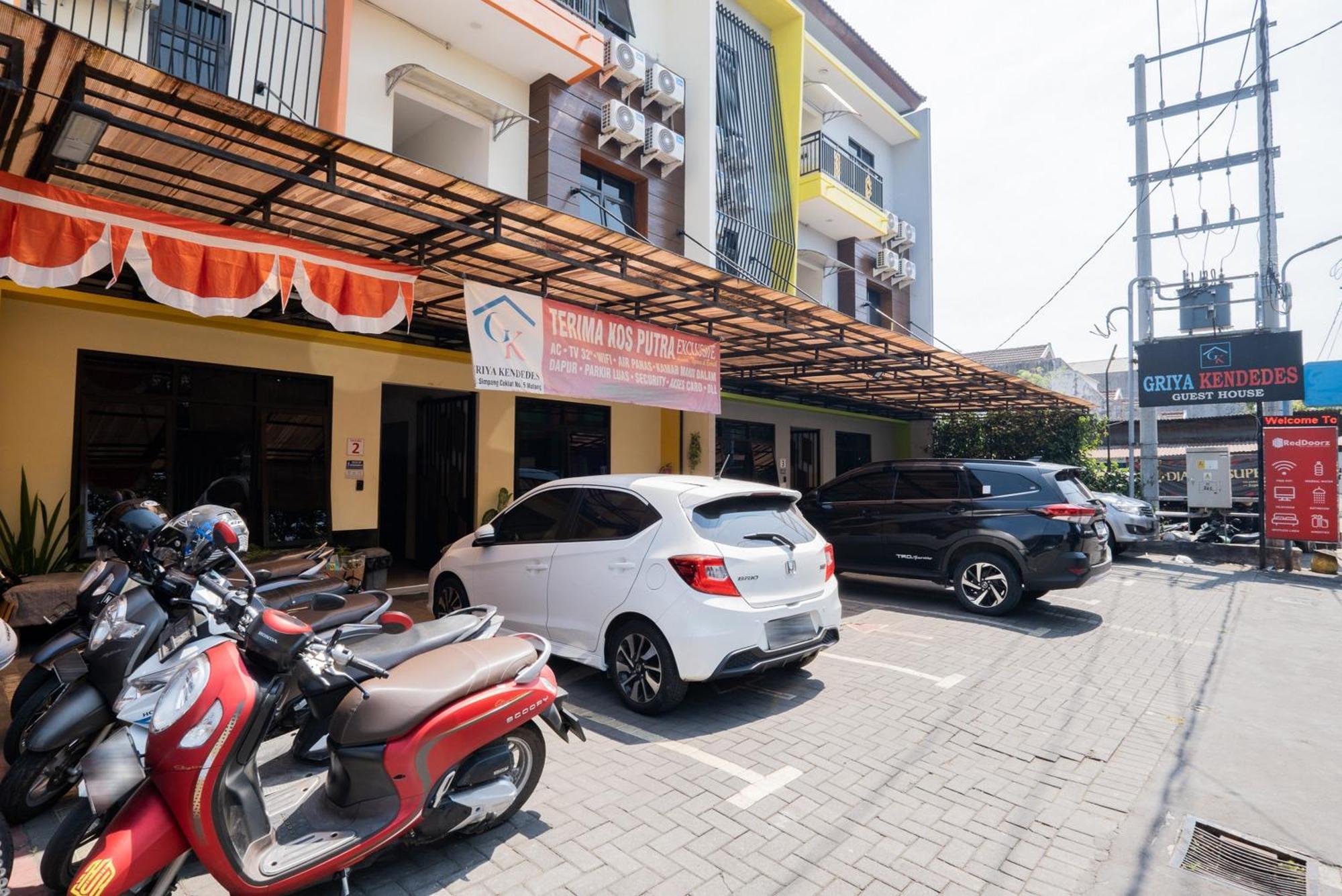 Reddoorz Near Taman Krida Budaya Malang Exteriör bild